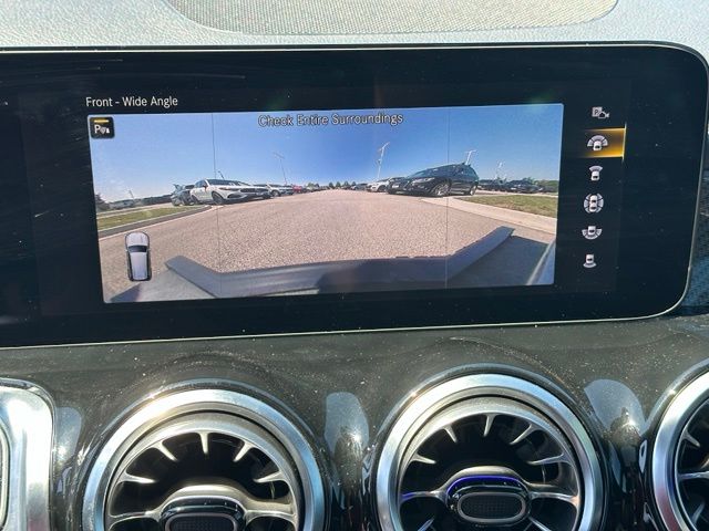 2023 Mercedes-Benz GLB GLB 35 AMG® — photo 12 of 37