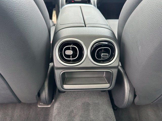 2024 Mercedes-Benz C-Class C 300 — photo 17 of 31