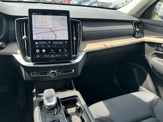 2025 Volvo XC90 B6 Plus 7-Seater — photo 20 of 49