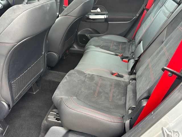 2023 Mercedes-Benz GLB GLB 35 AMG® — photo 19 of 37