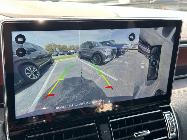 2022 Lincoln Navigator Reserve — photo 34 of 36