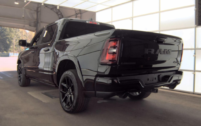 2025 Ram 1500 Laramie — photo 4 of 8
