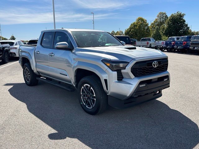 2024 Toyota Tacoma TRD Sport — photo 4 of 36