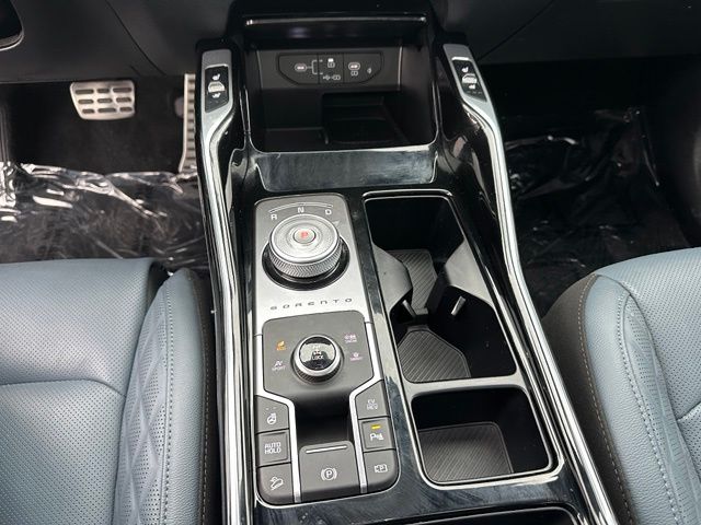 2025 Kia Sorento Plug-In Hybrid SX Prestige — photo 27 of 45