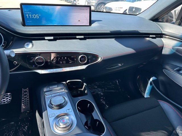 2023 Genesis GV70 2.5T — photo 19 of 41