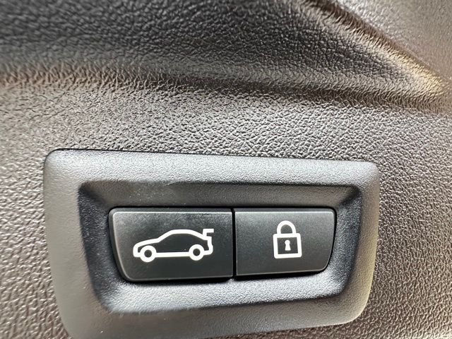 2021 BMW X5 xDrive45e — photo 15 of 34