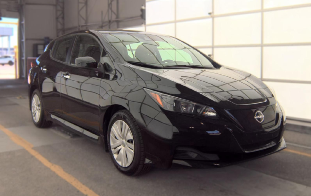 2025 Nissan Leaf S — photo 2 of 8
