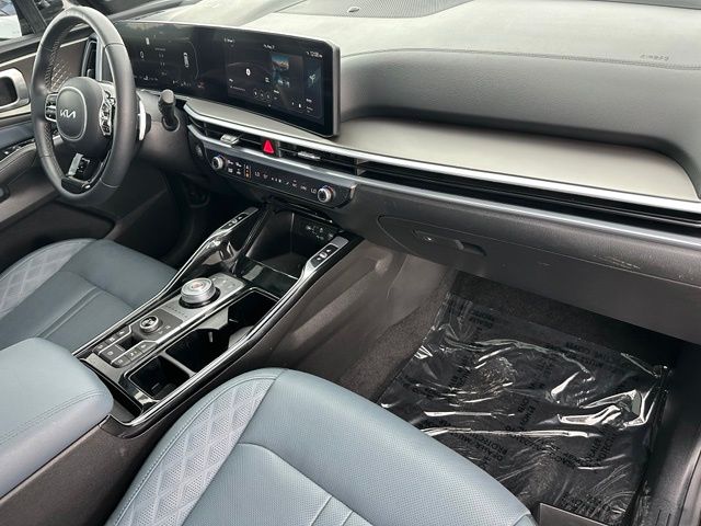 2025 Kia Sorento Plug-In Hybrid SX Prestige — photo 10 of 45
