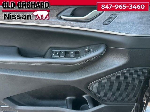 2023 Jeep Grand Cherokee L Limited — photo 9 of 22