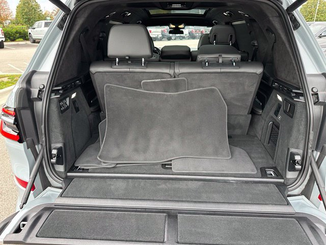 2024 BMW X7 xDrive40i — photo 13 of 35