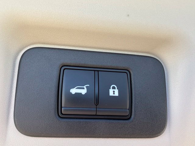 2023 Nissan Ariya Platinum+ e-4orce — photo 10 of 25