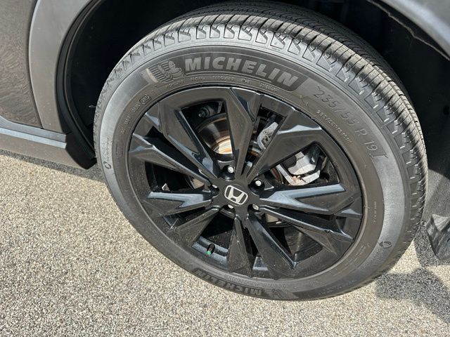 2024 Honda CR-V Hybrid Sport Touring — photo 12 of 32