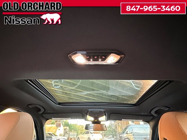 2025 BMW 3 Series 330i xDrive — photo 16 of 23