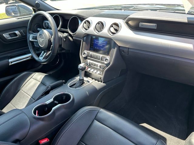 2021 Ford Mustang Ecoboost Premium — photo 10 of 21
