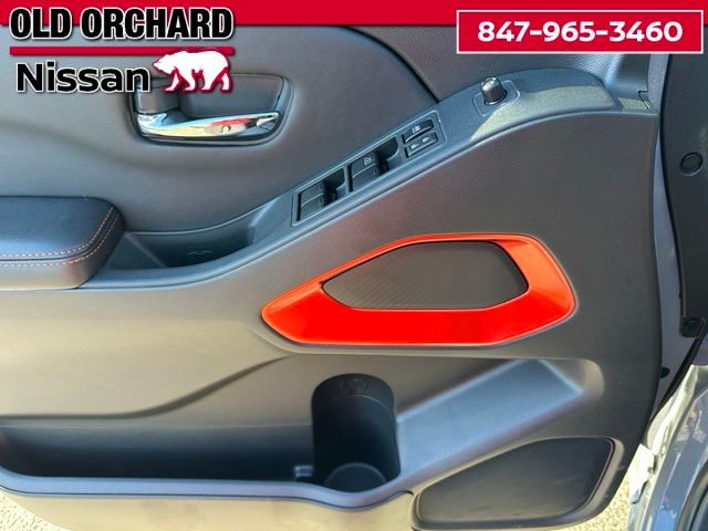 2025 Nissan Frontier PRO-4X — photo 9 of 22