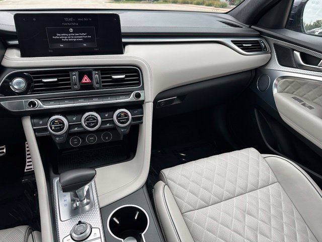 2023 Genesis G70 3.3T — photo 16 of 39