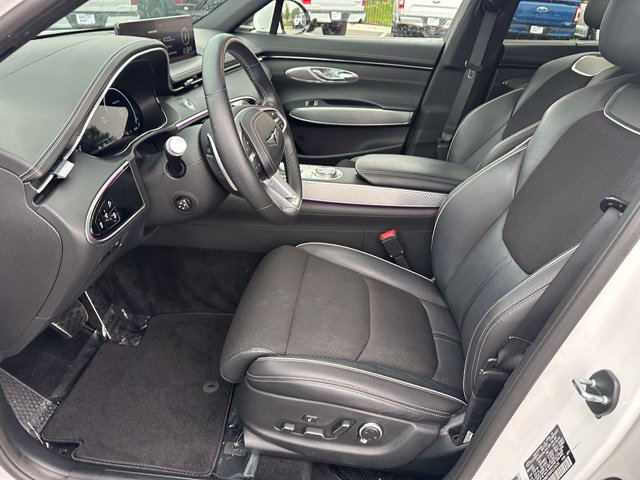 2023 Genesis GV70 2.5T — photo 21 of 41