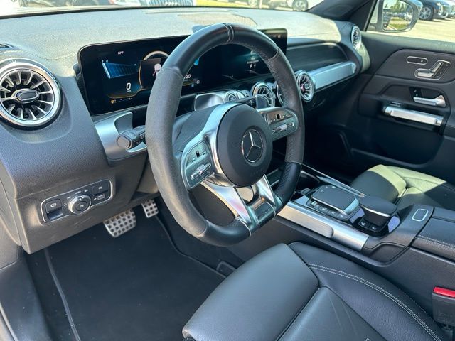 2022 Mercedes-Benz GLB GLB 35 AMG® — photo 22 of 34
