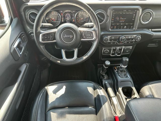 2021 Jeep Gladiator Overland — photo 13 of 28