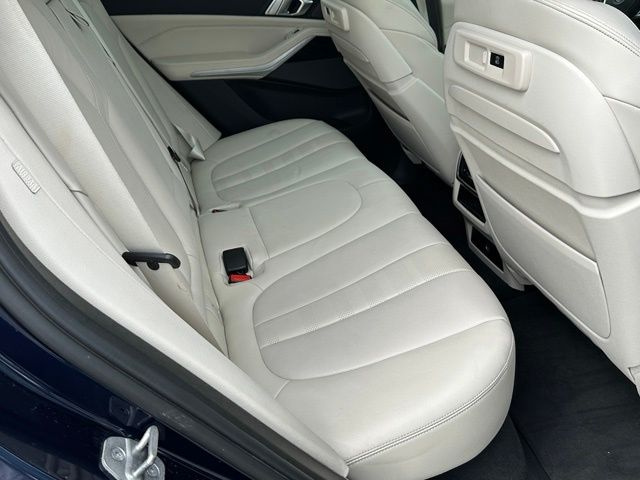 2022 BMW X5 M50i — photo 9 of 49