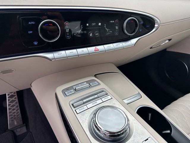 2025 Genesis GV70 3.5T Sport — photo 26 of 41