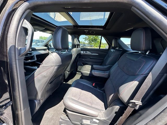 2025 Ford Explorer ST — photo 21 of 38