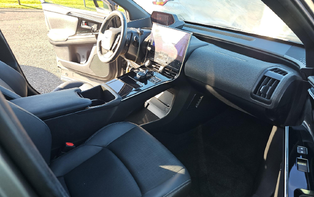 2023 Subaru Solterra Limited — photo 7 of 11