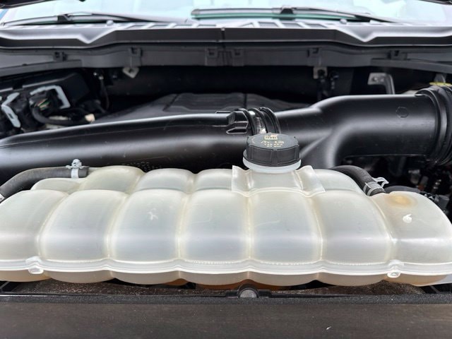 2023 Ford F-150 Lariat — photo 19 of 29