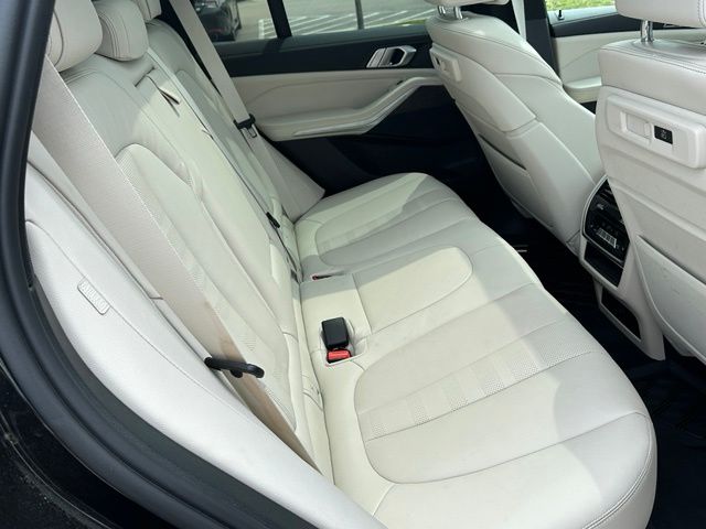 2022 BMW X5 xDrive45e — photo 12 of 46