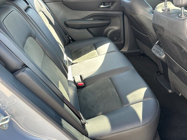 2024 Nissan Ariya Evolve+ e-4orce — photo 11 of 32