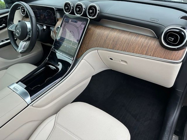 2024 Mercedes-Benz GLC GLC 300 — photo 12 of 31