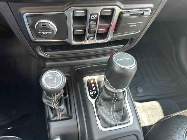 2021 Jeep Gladiator Overland — photo 20 of 28