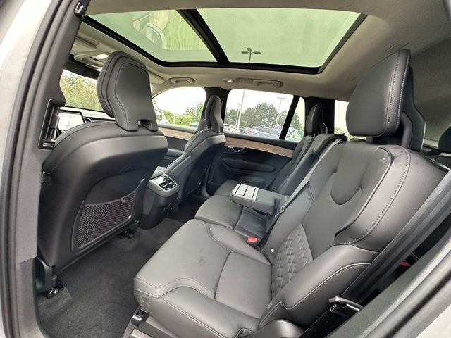 2025 Volvo XC90 B6 Plus 7-Seater — photo 38 of 49