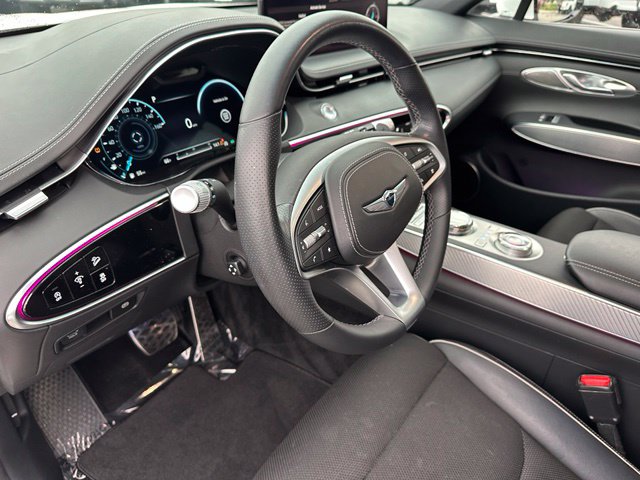 2023 Genesis GV70 2.5T — photo 24 of 41