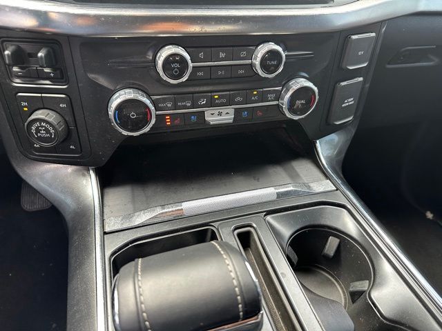 2022 Ford F-150 Lariat — photo 16 of 21