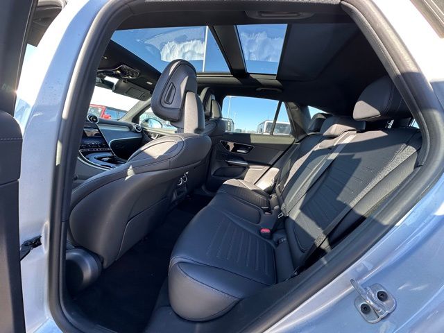 2025 Mercedes-Benz GLC GLC 300 — photo 29 of 30