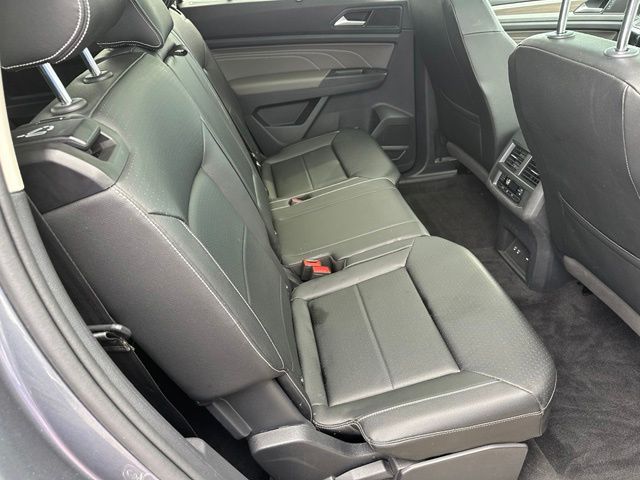 2023 Volkswagen Atlas SEL — photo 11 of 34