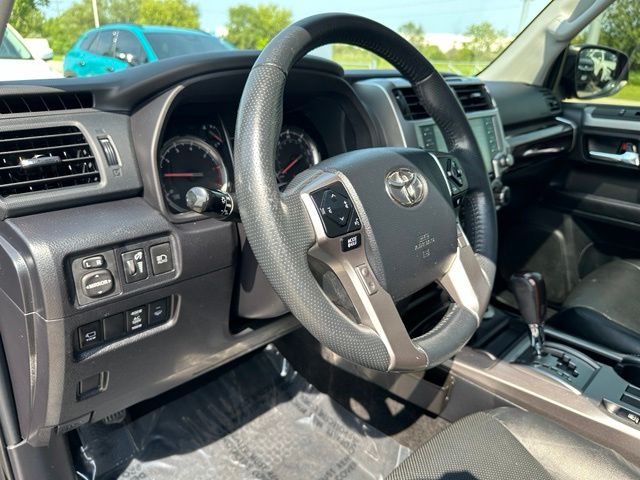 2022 Toyota 4Runner Limited — photo 21 of 31
