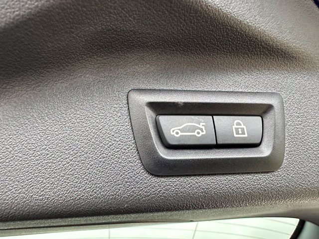 2023 BMW X7 xDrive40i — photo 17 of 36