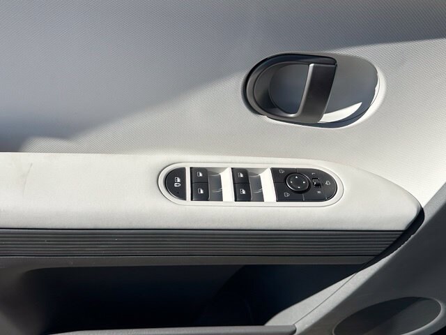 2025 Hyundai IONIQ 5 SEL — photo 19 of 29