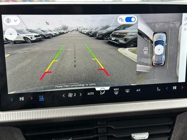 2025 Ford Explorer Platinum — photo 32 of 34