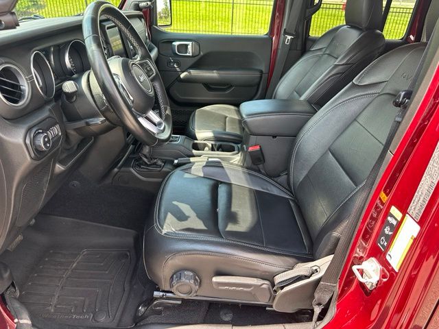 2021 Jeep Gladiator Overland — photo 16 of 28