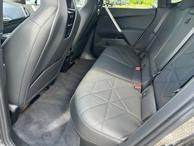 2023 BMW iX xDrive50 — photo 32 of 44