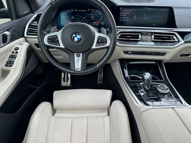 2022 BMW X5 M50i — photo 18 of 49