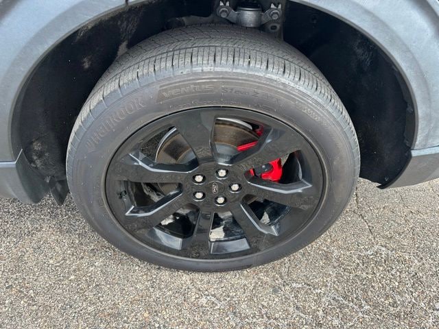 2022 Ford Explorer ST — photo 8 of 33