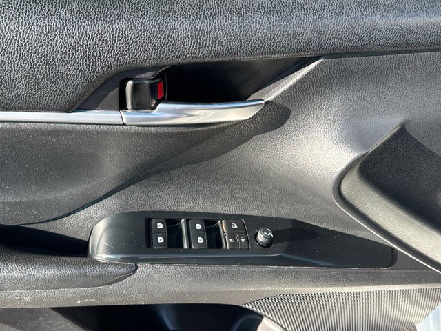 2018 Toyota Camry SE — photo 17 of 27
