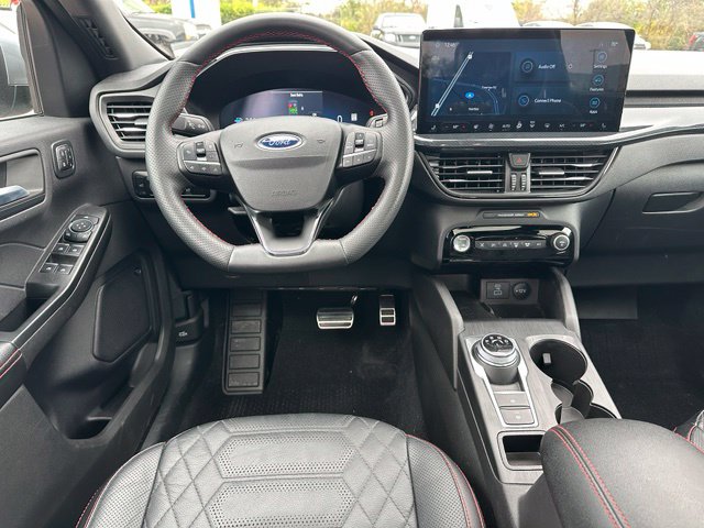 2023 Ford Escape ST-Line Elite — photo 15 of 31