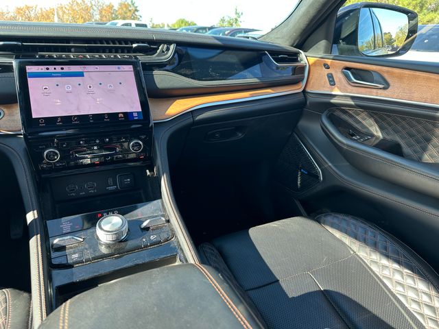 2022 Jeep Grand Cherokee Summit Reserve — photo 19 of 31