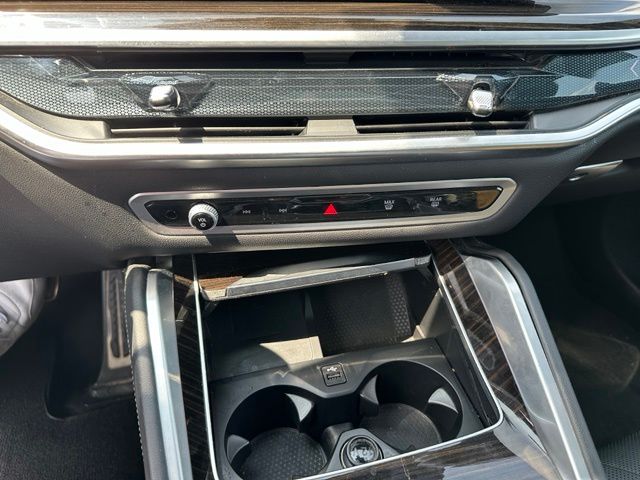 2025 BMW X6 xDrive40i — photo 22 of 28