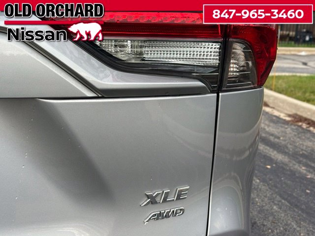 2021 Toyota RAV4 XLE Premium — photo 7 of 22